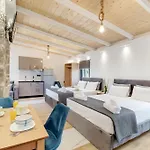 3 * Tsoukaládhes