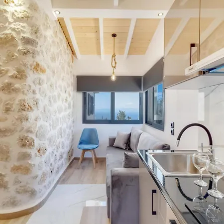 Apartment 3 *